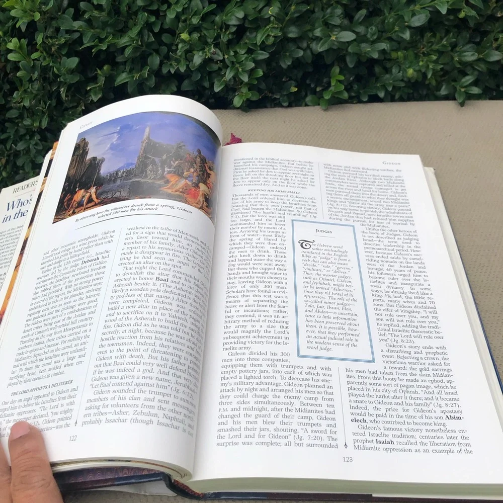 Reader's Digest Who's Who in the Bible — Blue Hardcover